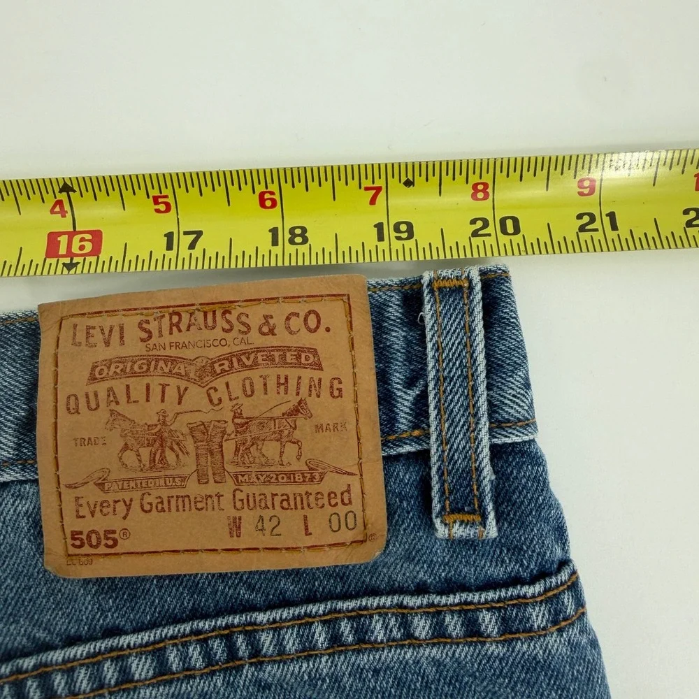 Vintage Levis 505 Mens 42 Regular Fit Denim Shorts Blue Made in USA 90s 511-0199